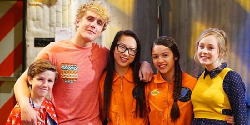 Quiz: How Well Do You Know Bizaardvark?