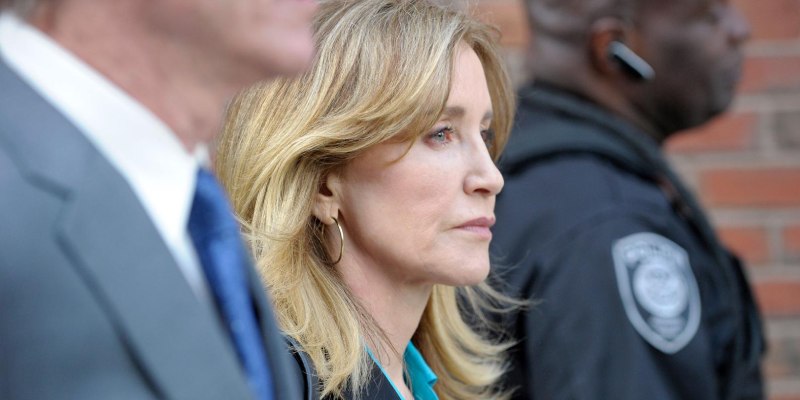 Quiz: How Well You Know About Felicity Huffman?