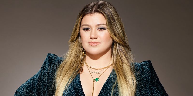 Quiz: How Well Do You Know Kelly Clarkson? Take This Quiz To Know More!
